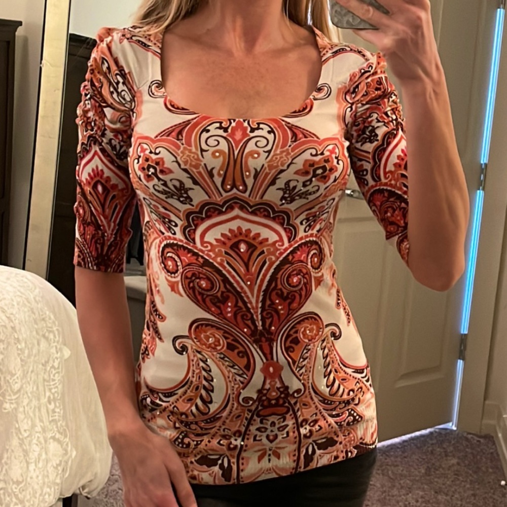 Unique & Rare Body Hugging Sweater 💖 Beautiful Design w/ Rhinestone Details XS